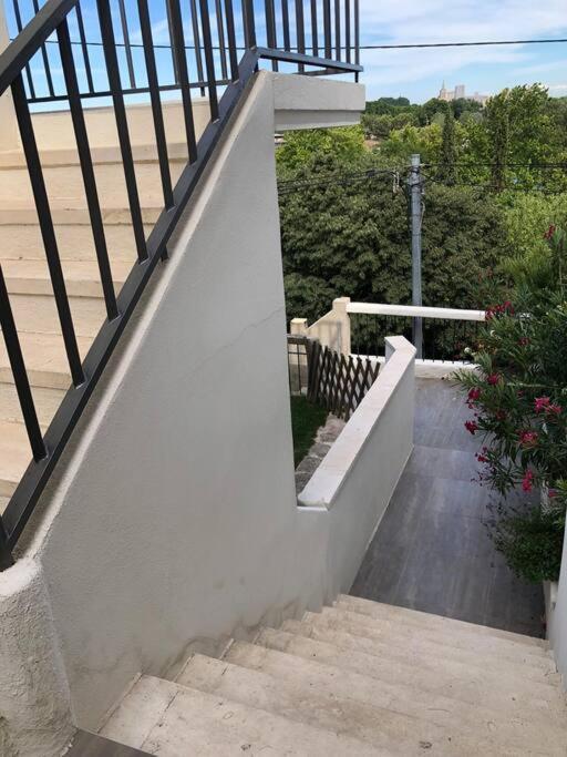 Duplex Face Au Palais Des Papes Lägenhet Villeneuve-lès-Avignon Exteriör bild